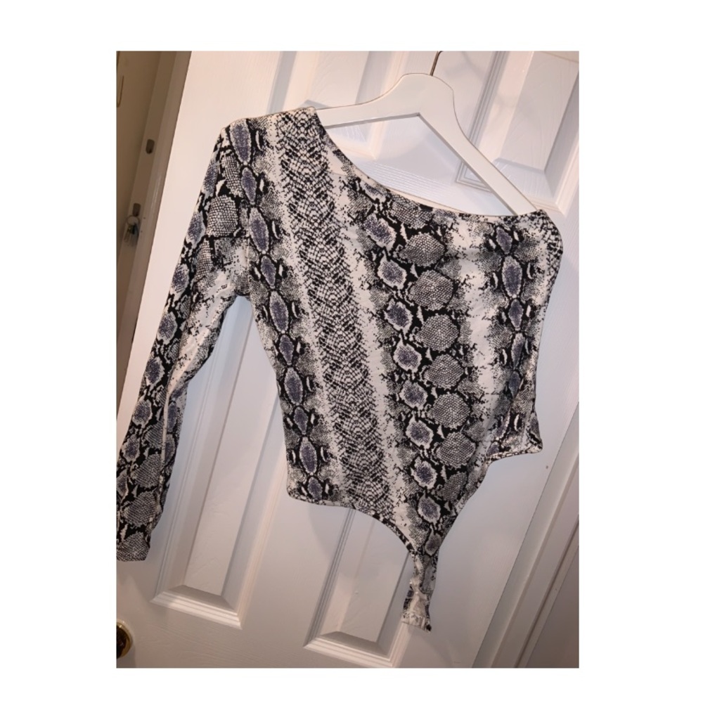 Women’s One-Shoulder Bodysuit